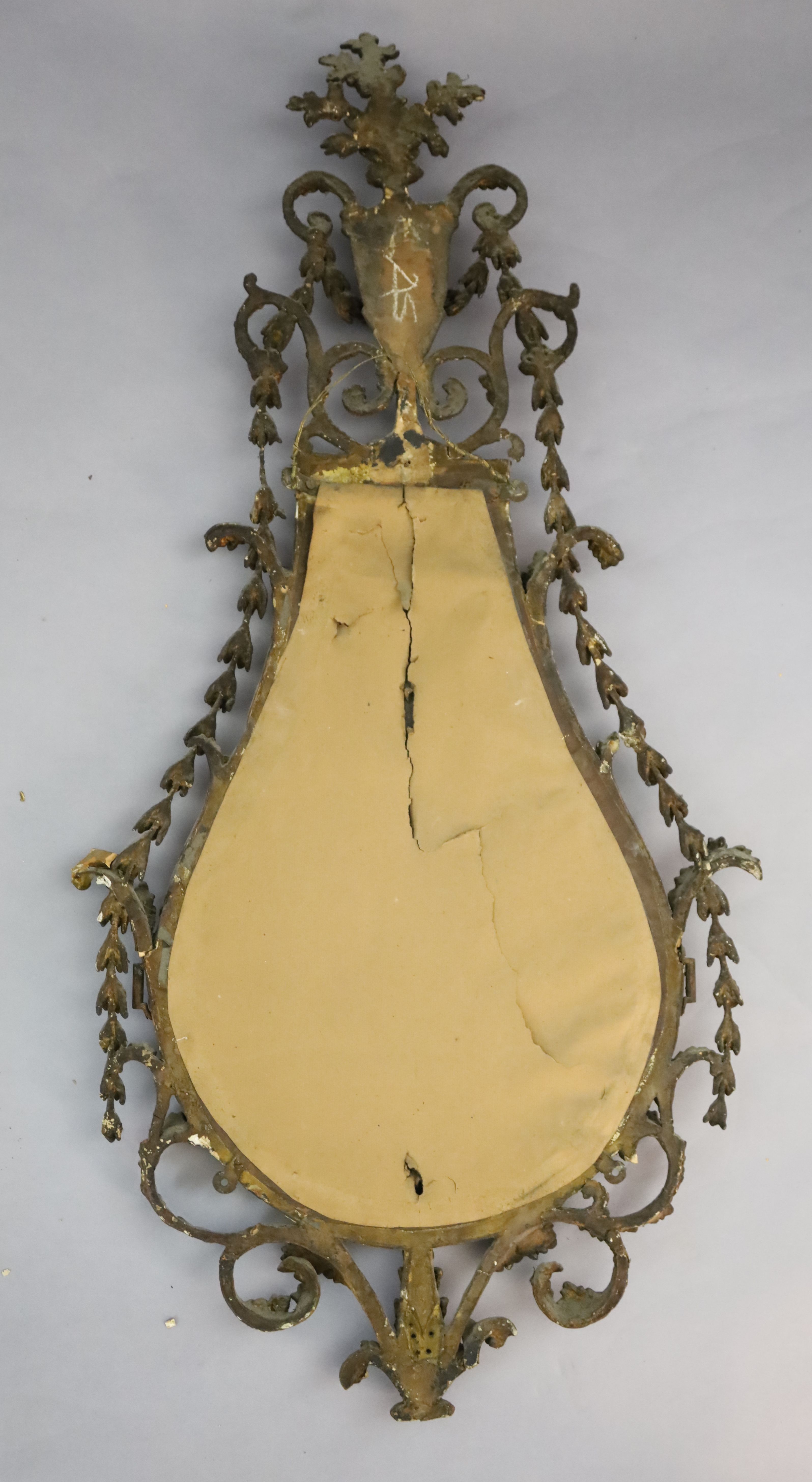 An early 19th century giltwood and gesso wall mirror, W.1ft 10in. H.3ft 9in.